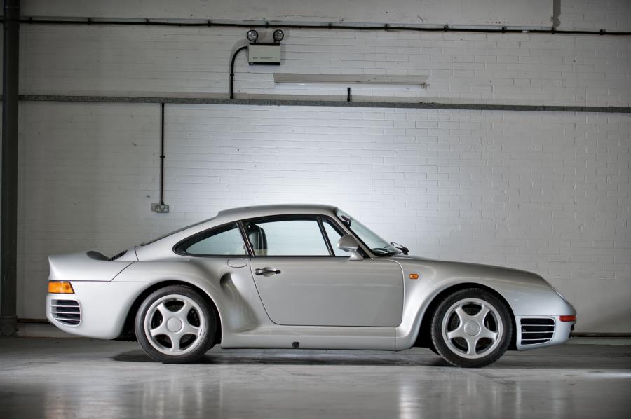  Porsche 959 Komfort 1988 года  (фото 12 из 15)